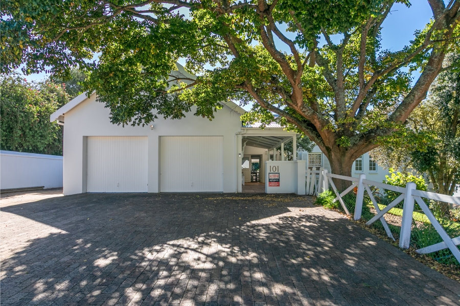 4 Bedroom Property for Sale in Belvidere Estate Western Cape